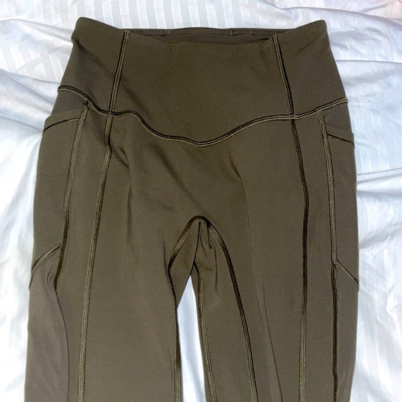 LULULEMON green leggings - Picture 7 of 8
